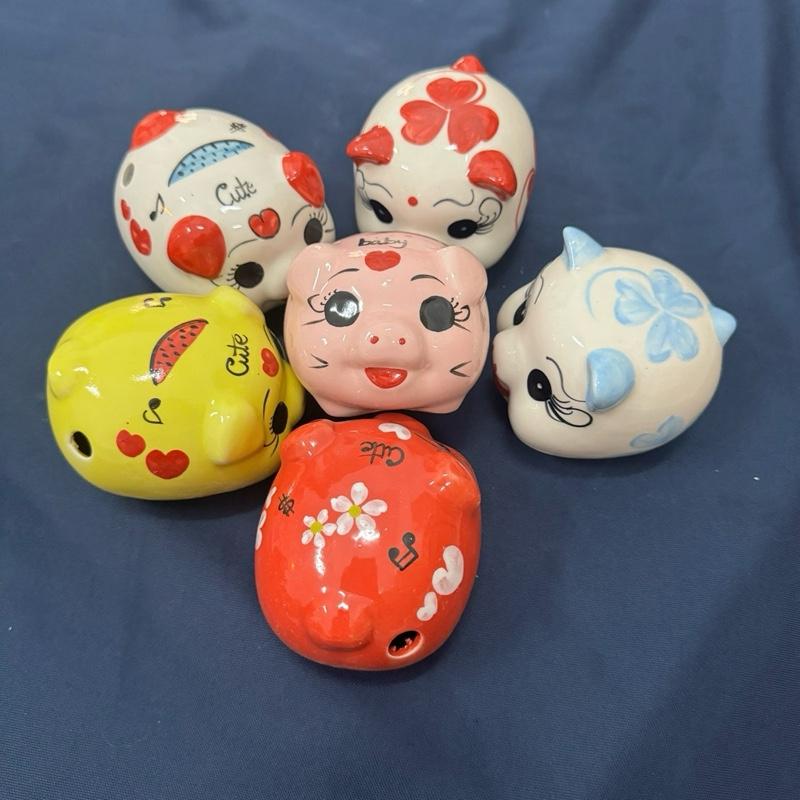 Heo Tiết Kiệm Lỗ Tròn S2 Heo Đất Lơn Đất Ống Heo Tiết Kiệm boheo tietkiem hộp đựng tiền pokemon heosumi ni trâu hũ mini mọi lợn tiết kiệm bơ cảnh con đấttiếtkiệm két sắt(10x8x8cm)