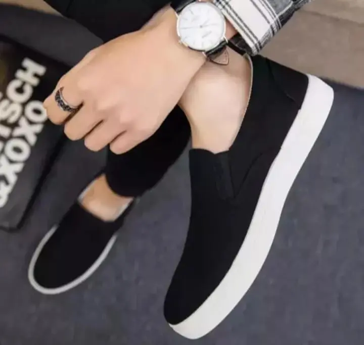 Shestea. Promo Sepatu Slip On Pria Hitam Sol Putih Terbaru Flat Shoes Kerja