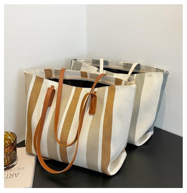 Product Introduction of Túi Vải Bố, Dung Lượng Lớn, Dành Cho Nữ, Túi Tote Thời Trang Người Nổi Tiếng Trên Internet Phổ Biến Mới 2024, Thích Hợp Đi Làm Và Đi Làm, Túi Đeo Vai Lớn 27