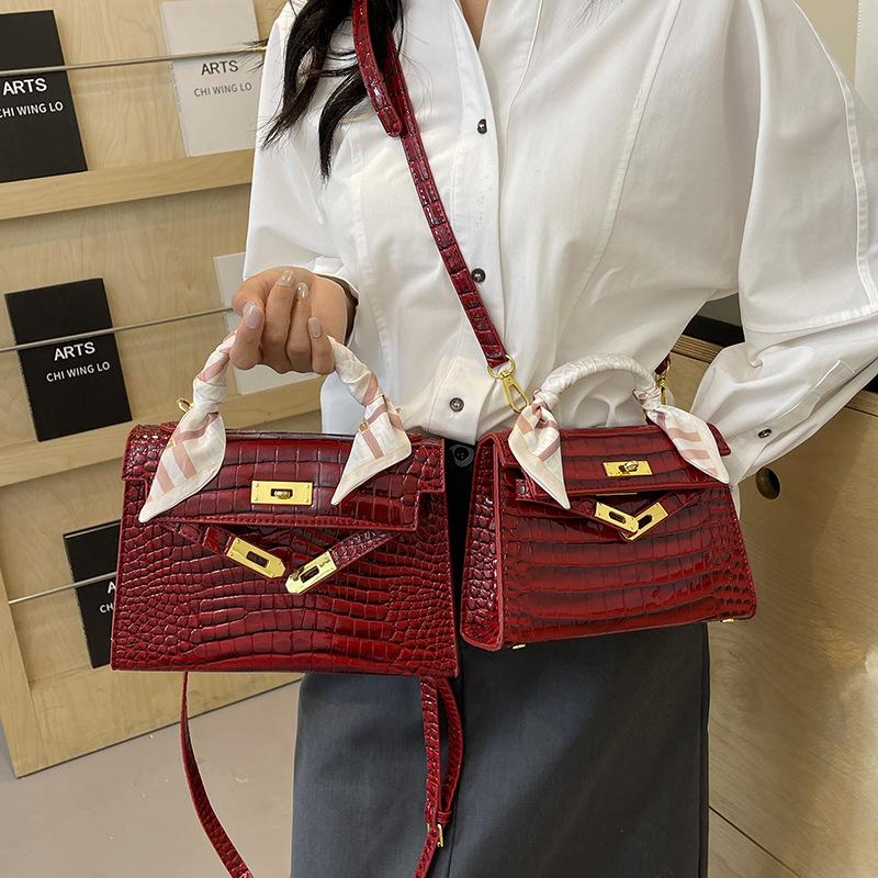 Cross-Border Texture Kelly Bag 2025 Spring New Handbag Crocodile Pattern Shoulder Bag Retro All-Match Crossbody Women's Bag 3