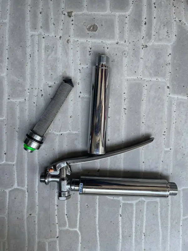 Tay bóp inox có lõi lọc, ren trong 13.8mm, ren ngoài 16.8mm, sử dụng xịt tưới cây trồng, rửa máy lạnh 7