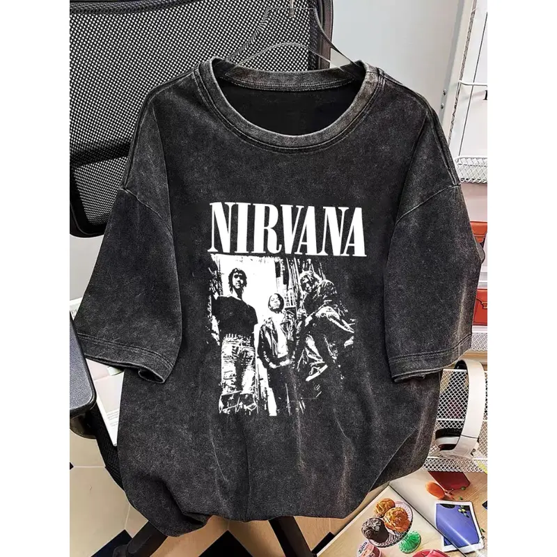 【ONLY BLACK/WHITE】Cetakan band rock Amerika NIRVANA Kaos Pria Terbaru 2024|Kaos Cotton Combed 30s|Kaos Cowok Distro Original 100%|Baju Oversize Pria|Kaos Pria Premium Tebal| Kaos Lengan Pendek Pria|Baju Kaos Oversize Couple |Kaos Oversize Pria Kaos Hitam 3