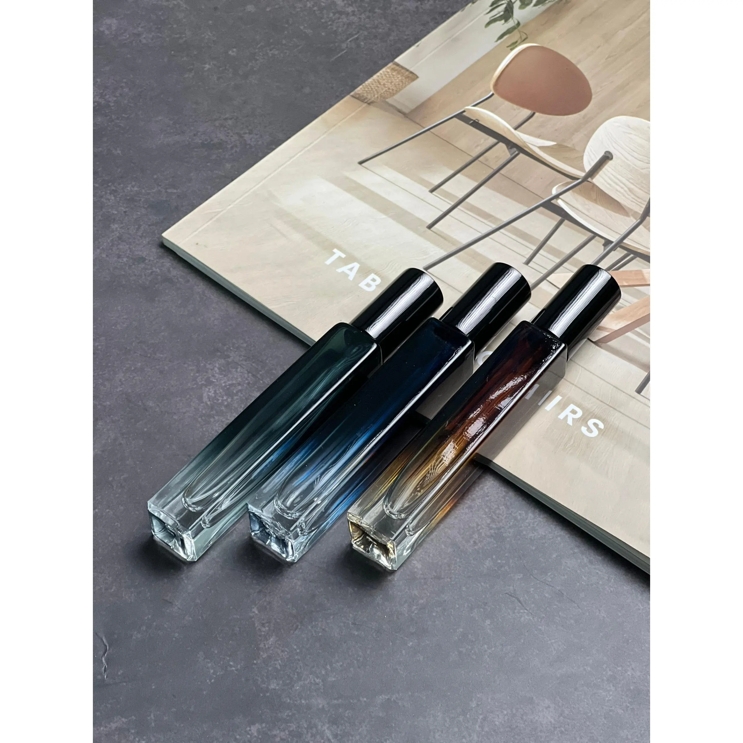 Vỏ rỗng, chai đựng nước hoa vuông cao dung tích 10ml nhiều màu cao cấp, thủy tinh thân dày dặn.