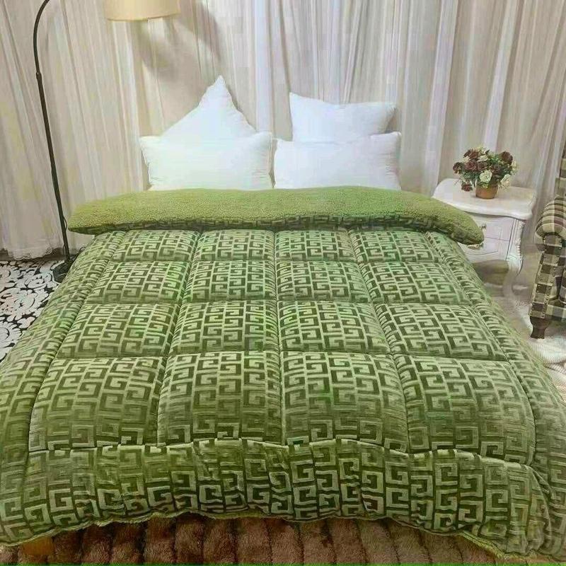Chăn Lông Cừu Chữ Vạn Cao Cấp 0