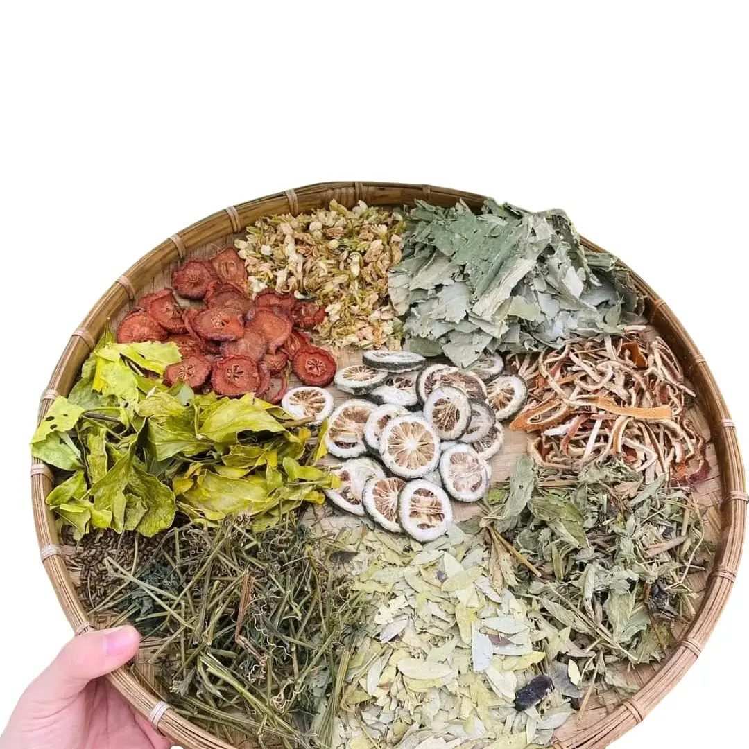 [MUA 1 TẶNG 1 +QUÀ] Lá Nam 10 Vị .sét 15 gói +1 gói +quà( lá sen , giảo cổ lam,  cam non,sơn tra ,  phan tả diệp , chè vằng, .hoa nhài,cỏ ngọt,  và một số vị gia truyền.)   Nước Trà Tea Chua trà  thảo  mộc  10  vị