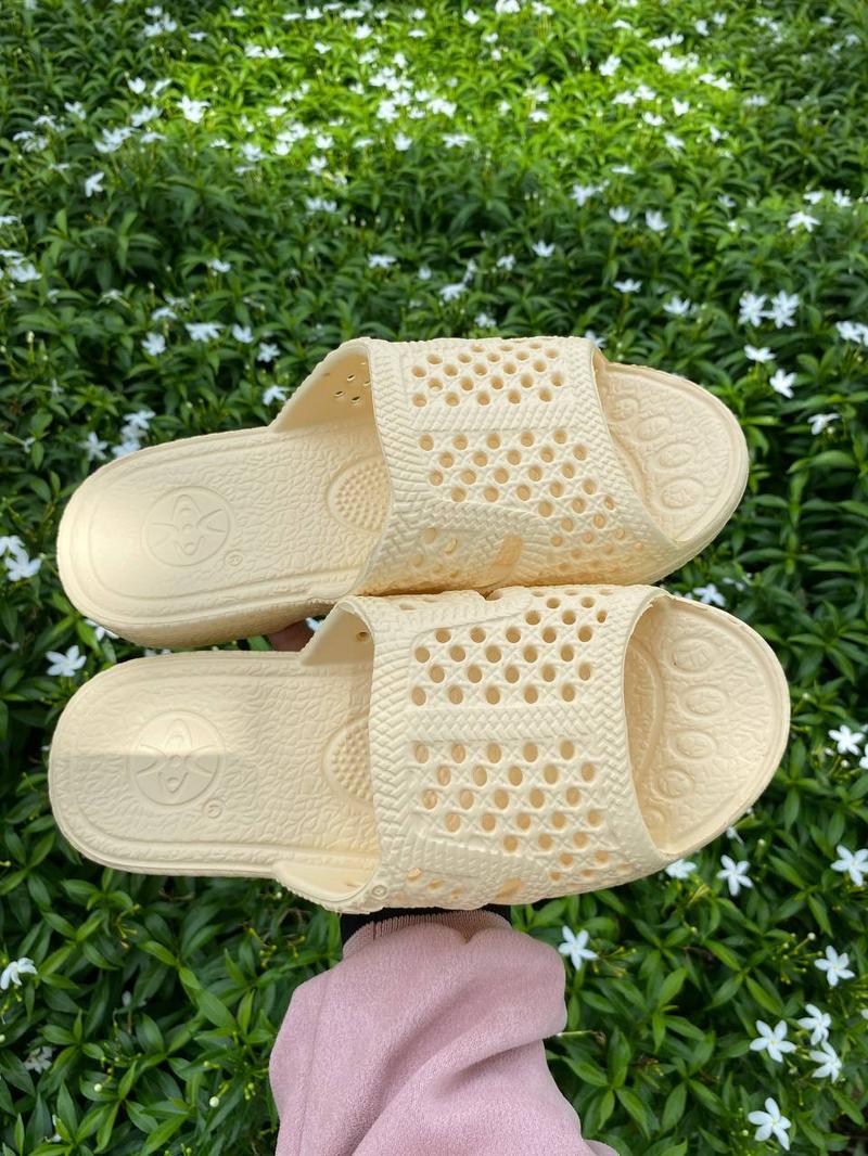Product Introduction of Tổ ong màu Kem chống trơn trợt , mềm đi êm chân , dành cho nam và nữ size 35 đến 43 16
