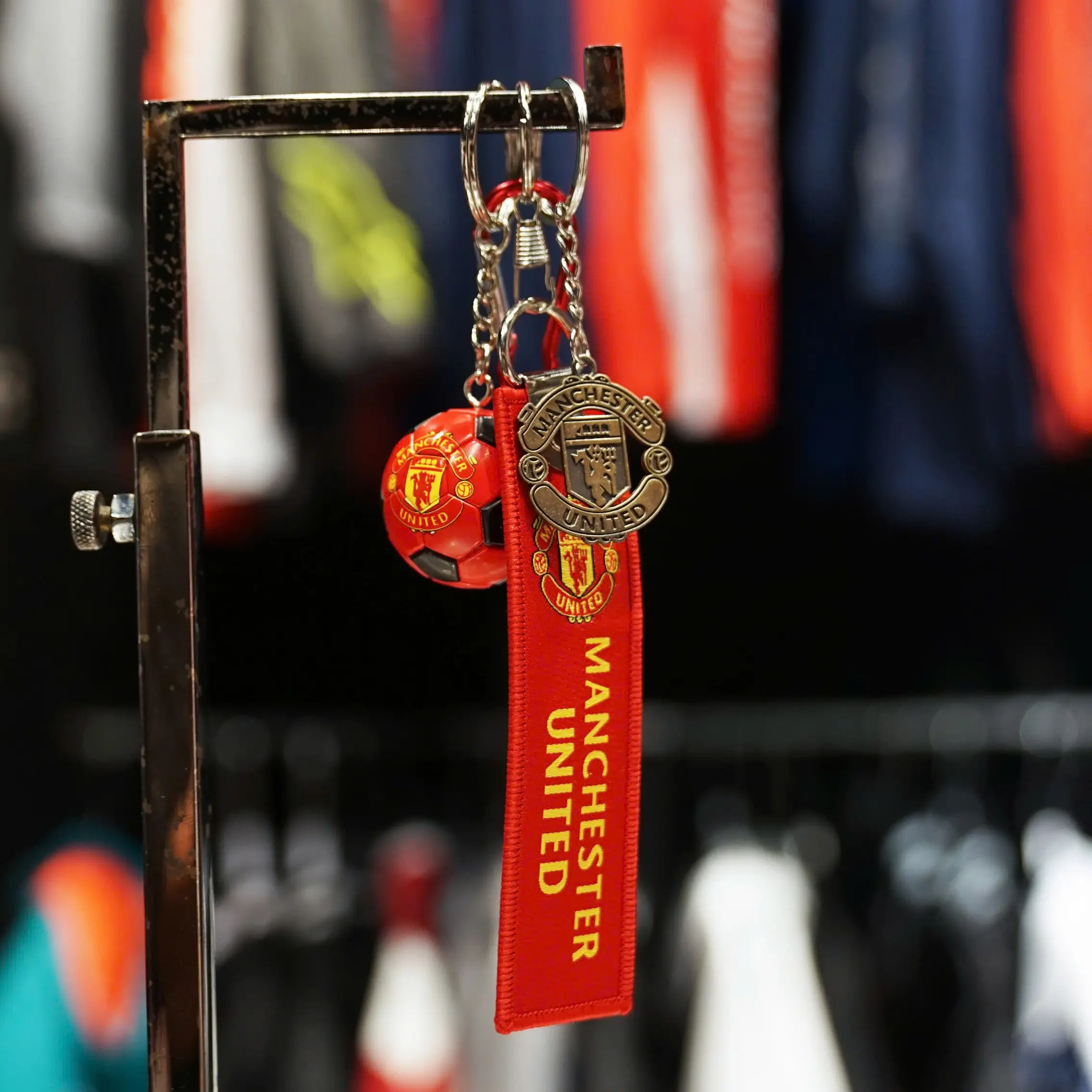 Móc khóa 3 trong 1 logo Câu lạc bộ MU - Hàng custom - BOMBSHOP [ACSS67]