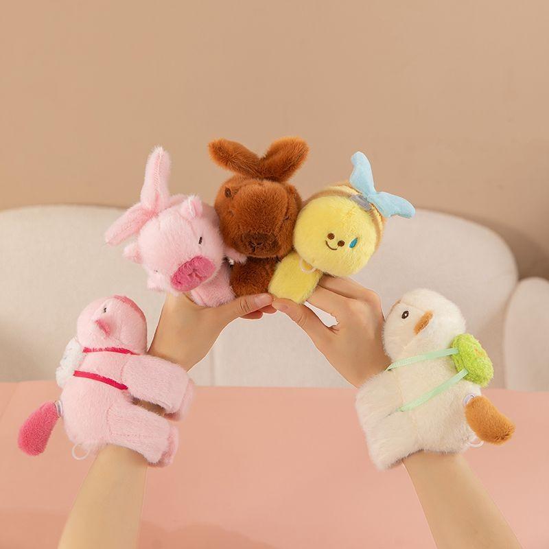 Capybara Boneka Mainan Listrik Mewah dengan Ekor Bergoyang Berjalan Baterai Remote dan Sayap Lumba-lumba Anak Dolls Gantungan Ukuran 19*11*17cm Bahan PVC Berat 145g Capybara Boneka Mainan Listrik Mewah dengan Ekor Bergoyang Berjalan Baterai Remote dan Sayap Lumba-lumba Anak Dolls Gantungan Ukuran 19*11*17cm Bahan PVC Berat 145g