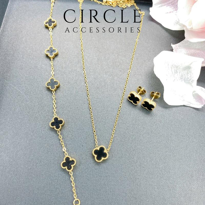 Set cỏ 4 lá mini bao gồm lắc tay + bông tai+ dây chuyền size 1cm siêu xinh chất liệu titan mạ vàng 18K bền màu bộ trang sức cỏ hoa bốn lá thời trang Hàn Quốc.