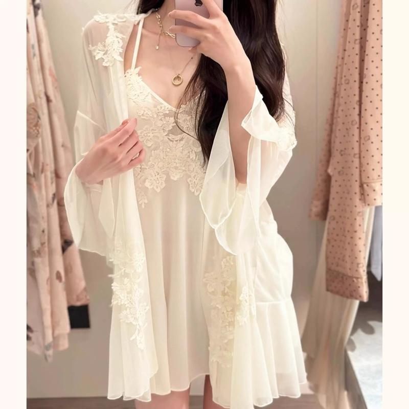 V585 - Set váy ngủ lụa kết hợp choàng ren mềm phối ren cao cấp mềm mại kiểu dáng nhẹ nhàng sang trọng ,hàng QC cao cấp Women