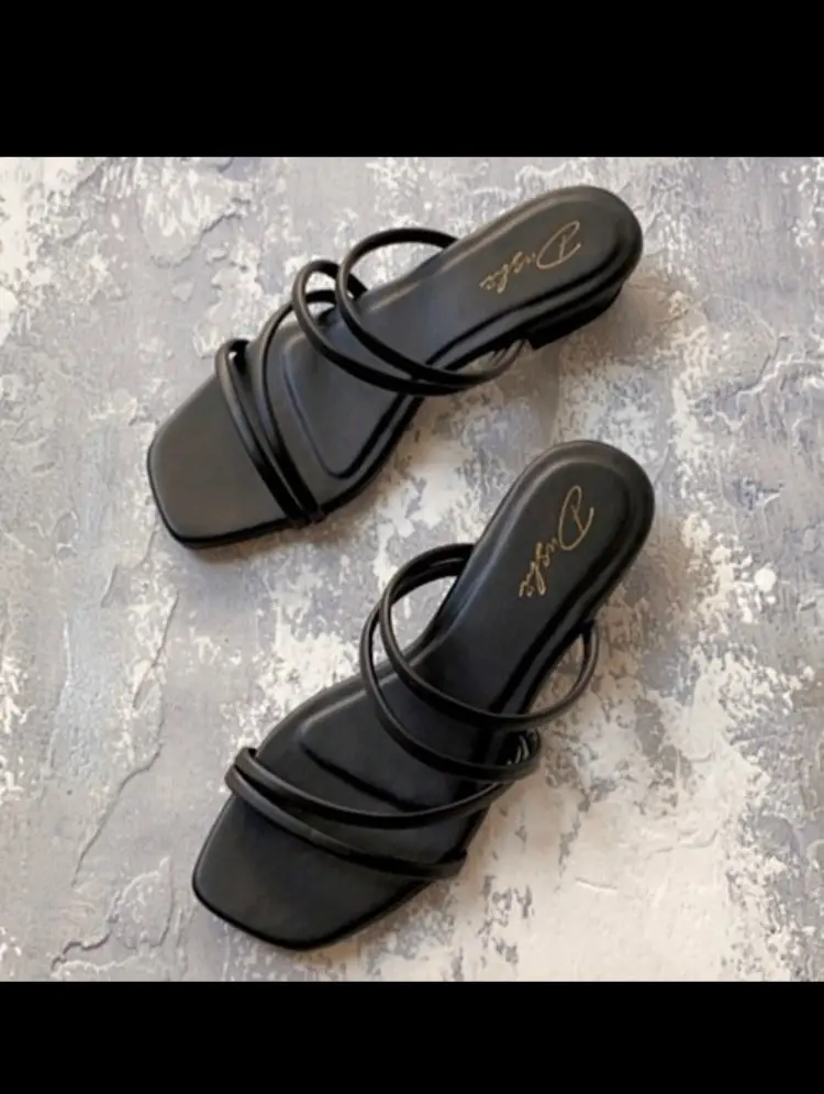 Product Introduction of hils cantik lembut nyaman di pake Hak Datar (1 cm atau kurang) sandal retro 0