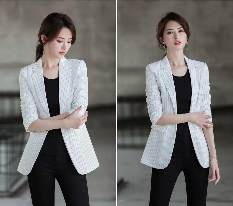 Product Introduction of Áo Khoác Blazer Sọc, Dành Cho Nữ, Phong Cách Hàn Quốc, Hàng Mới Về Mùa Xuân Và Mùa Thu 2024, Dễ Phối Đồ, Ngoại Cỡ, Bộ Đồ Hợp Xu hướng, Đánh Giá Tích Cực 703, Thích Hợp Cho Mùa Xuân Và Mùa Thu 19