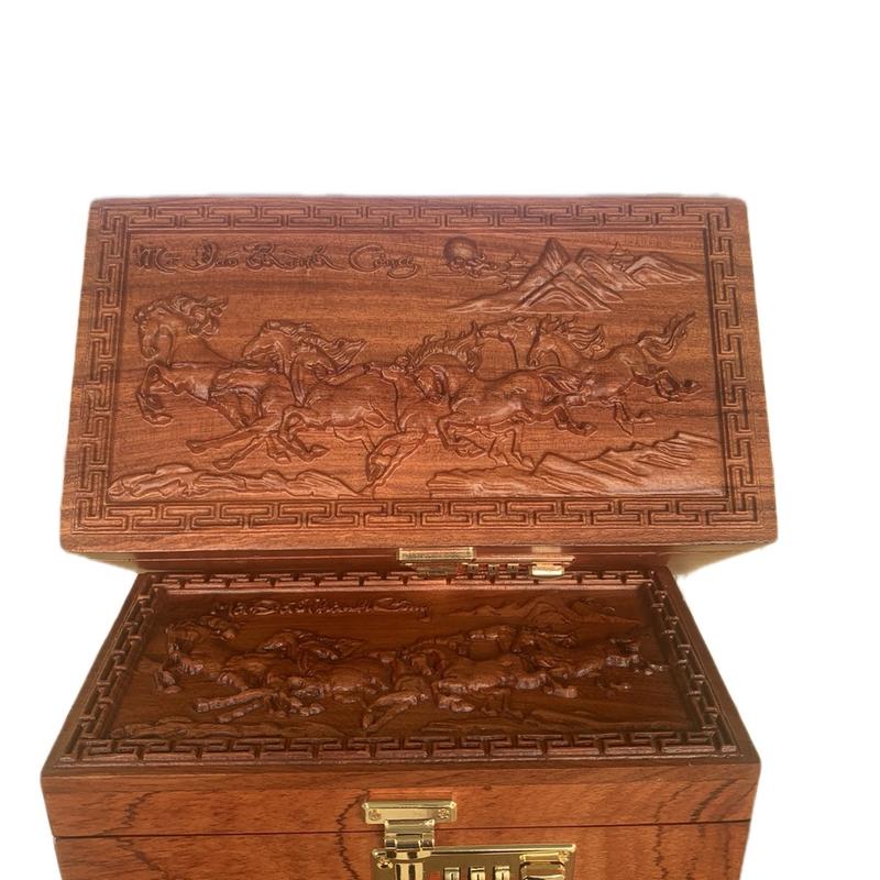 Hộp tiết kiệm, két mini gỗ hương đá mẫu mã đáo thành công