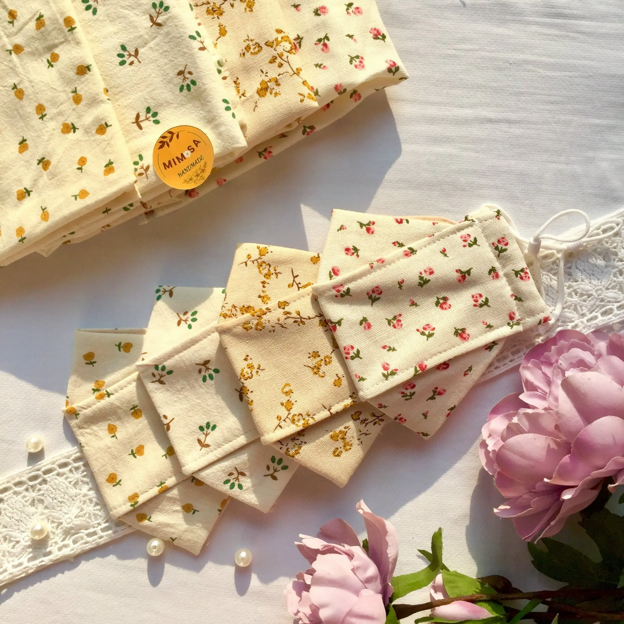 Khẩu trang vải 3D (3 lớp) kháng khuẩn chống bụi họa tiết hoa nhí Vintage_MimosaHandmade