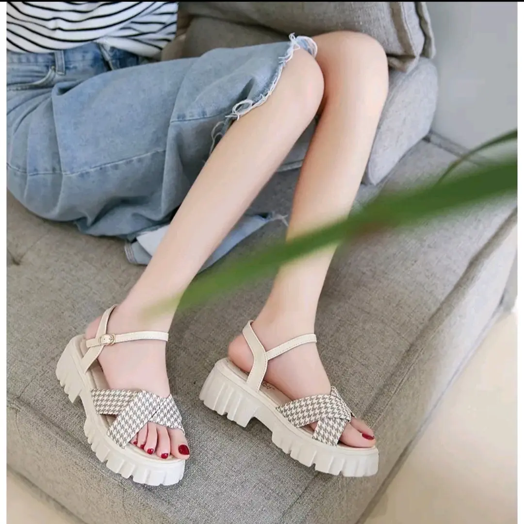 SANDAL WEDGES WANITA MOTIF KOTAK KOTAK TALI SILANG KOREA TERBARU