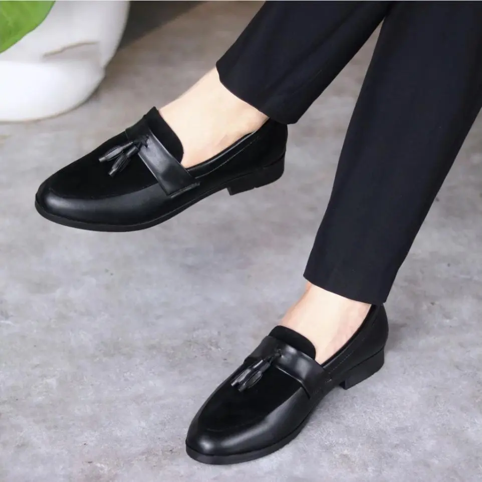 Giày Lười Da Nam Cao Cấp HOT TREND 2024 Chất liệu da pu kết hợp Da lộn, đính chuông, Phong cánh Hàn Quốc Shoes Jean Cao Su