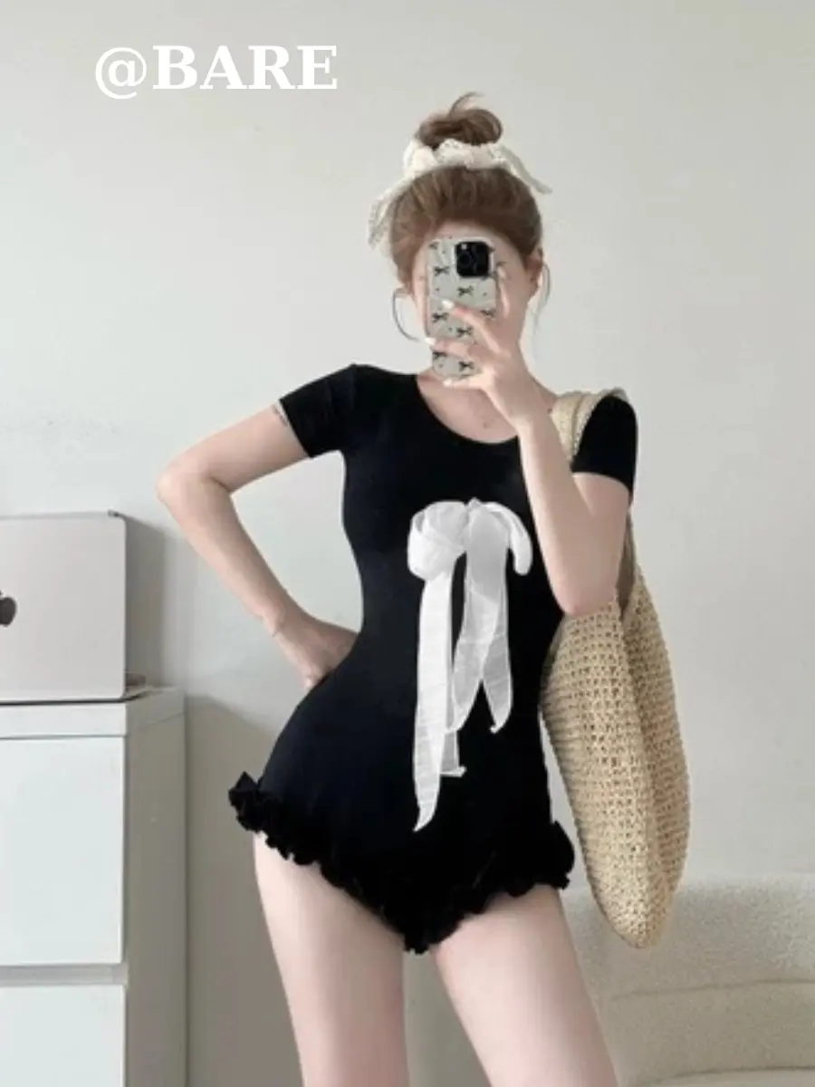 BARE_Jumsuit Bikini Bèo Nơ Ngực Tay Cộc Chất Co Dãn Thoải Mái, body suit đi biển đi chơi xinh- D053