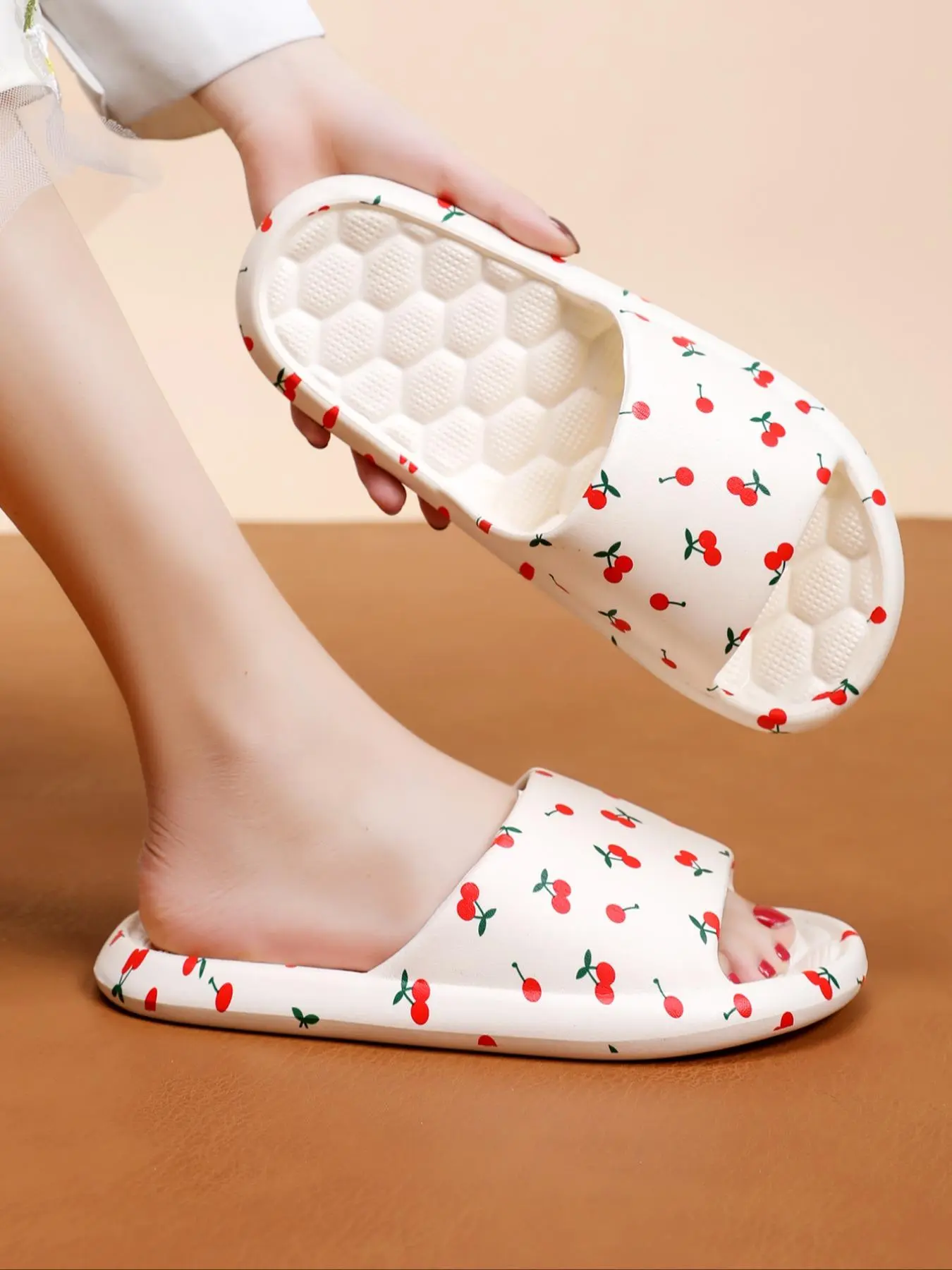 Women's Summer 2024 Cute Cherry Print Slides, 1 Pair Casual Soft Comfortable Home Slippers, Non-slip Soft Sole Slippers for Indoor & Outdoor Wear