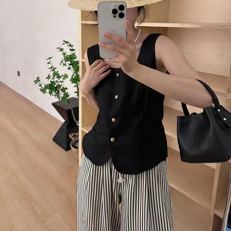Product Introduction of [In Stock] Women Old Money Style High-gard Square Neck Gold Buttons Sleeveless Jacket Vests 4