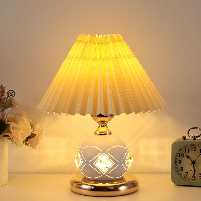 Đèn ngủ để bàn siêu đẹp cắm điện trang trí phòng ngủ MY HOME chao vải xếp ly nhiều màu sắc DN003 