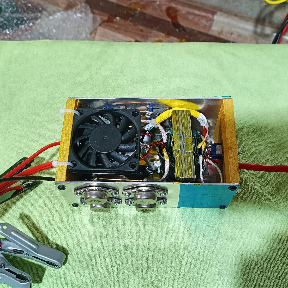 Máy tạo dòng Câu  8s8d sử dụng nguồn điện 12v  thời gian sử dụng 3 4 giờ thích hợp nước ngọt phèn sâu 1.5m 1.8m bảo hành 1 năm