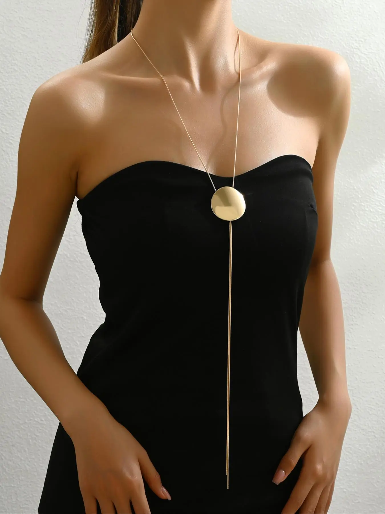 Women's Elegant Round Shaped Decor Pendant Necklace, Exquisite Trendy Adjustable Pendant Necklace, Chic Jewelry As Gift for Girlfriend