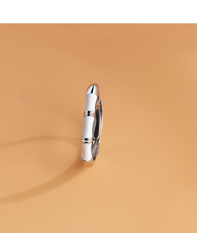 Product Introduction of A pair of black and white drip rings with an open finger ring for men and women 8