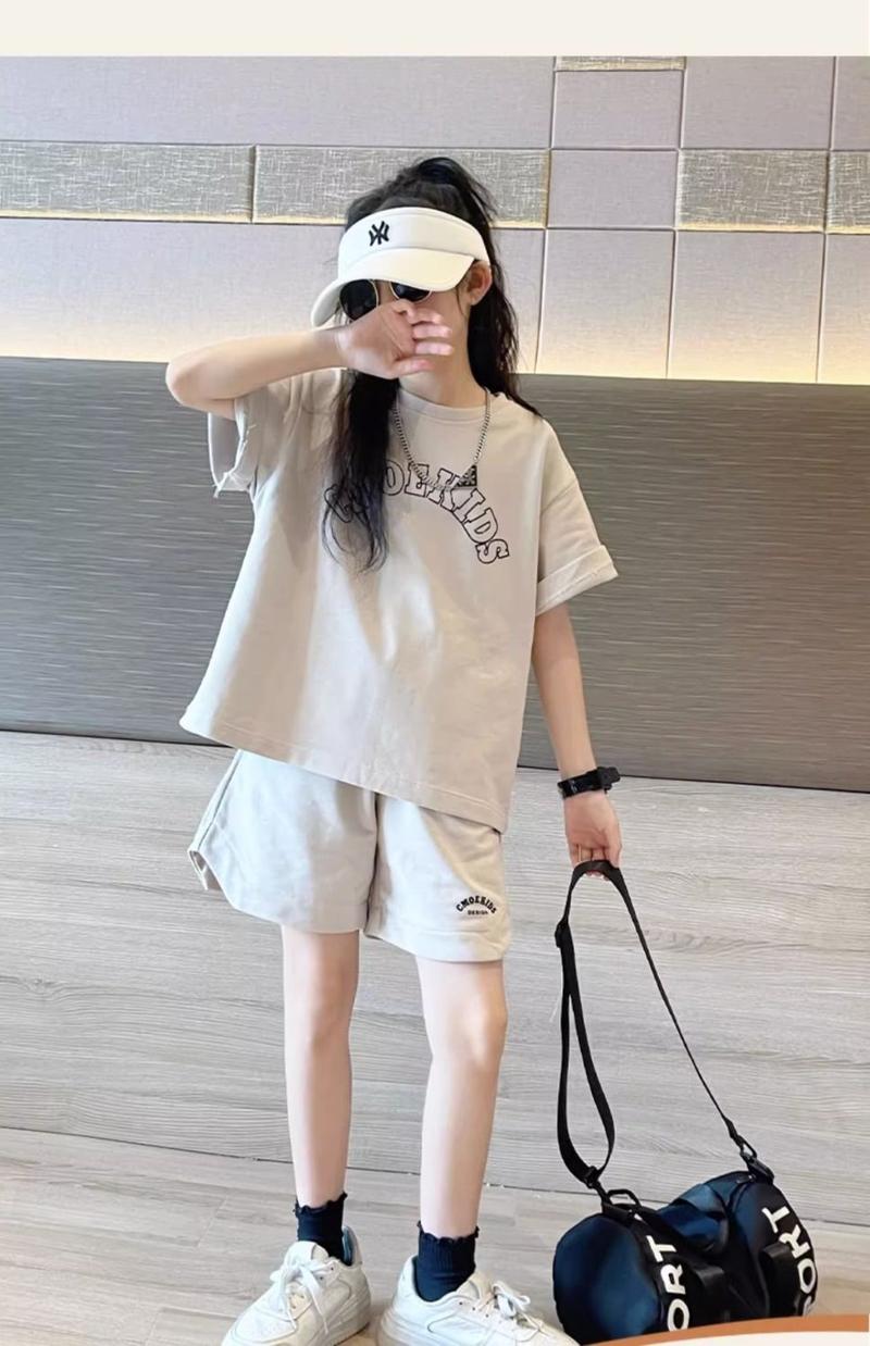 Product Introduction of Trang Phục Bé Gái, Bộ Hai Mảnh, Áo Sơ Mi ngắn Tay Và Quần Đùi, Thời Trang Và Phong Cách, Thích Hợp Cho Mùa Hè Mới Năm 2025, Thời Trang Và Thường Ngày, Dành Cho Trẻ Lớn 10