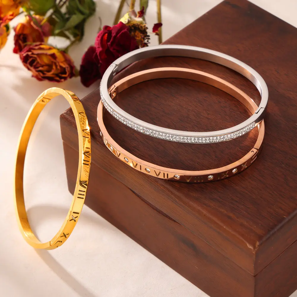 Vintage niche personality unique simple jewelry carving Roman numeral design diamond titanium steel gold-plated bracelet
