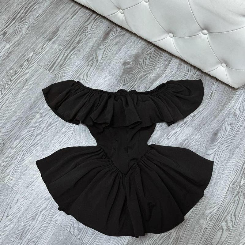 Set đồ nữ áo trễ vai kiểu bèo ôm eo form vạt dài xòe xếp li phối quần sooc ngắn ôm