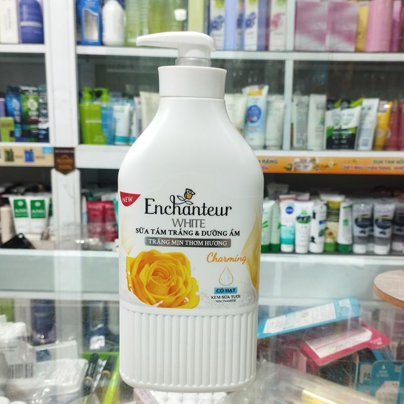 SỮA TẮM ENCHANTEUR WHITE CHARMING CÓ HẠT 650G