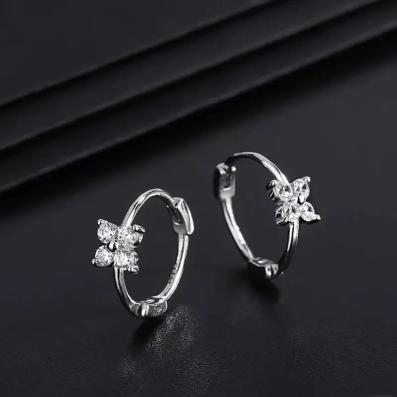 Bông tai hoa bấm nhỏ bạc Kiều Oanh J