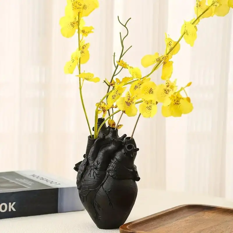 Heart Shaped Resin Decoration, 1 Count Creative Heart Shaped Flower Vase, Desktop Decoration for Home Living Room & Bedroom