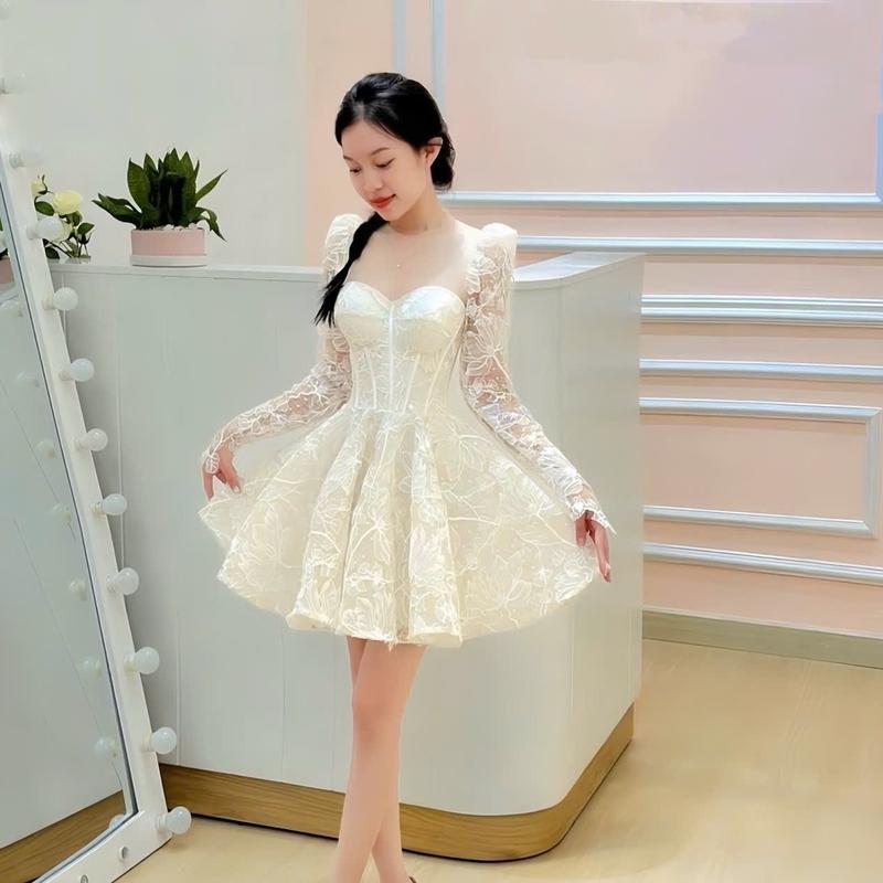 Đầm ren tay dài màu trắng kem 3 lớp có kèm mút ngực  Size ML Women Nữ Voi Dress Sen Voan. 1