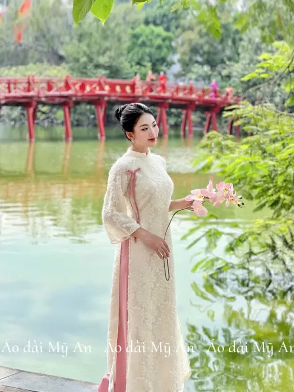 [SẴN HÀNG]Áo dài Tết, áo dài cách tân Hoài An, 4 tà dáng suông lông vũ đính nơ cách điệu, mẫu mới hottrend, đón Tết du xuân 2025,  đi tiệc cưới, nữ, women dress - Áo Dài Mỹ An 1