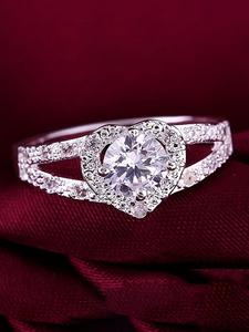 Anillo Elegante de Diseño de Corazón para Mujer, Estilo Nuevo 2024, Exquisito y Moderno con Decoración de Pedrería y Cristal Artificial, Anillos de Compromiso a la Moda para Mujer como Regalo