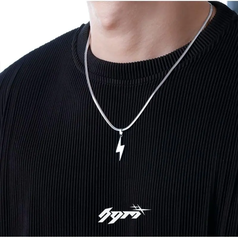 KALUNG TITANIUM RANTAI PRIA LIONTIN PETIR TERBARU ANTI KARAT ANTI LUNTUR TERLARIS (beli 2 free gelang)