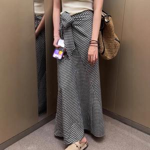 Chân váy chữ A phong cách Hàn Quốc mùa hè mới, thiết kế thanh lịch, chân váy dài rộng eo cao họa tiết caro đen cho nữ