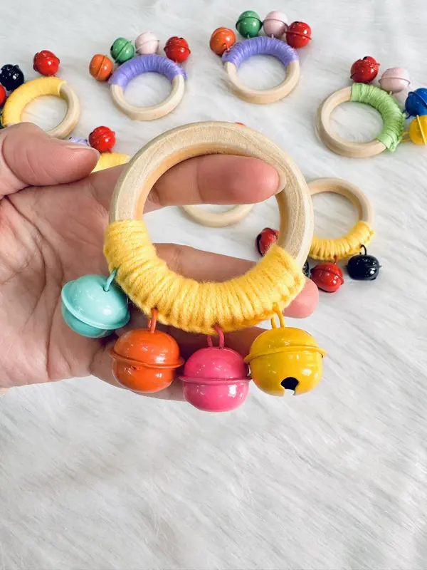 Vòng gỗ lục lạc/Vòng gỗ tai thỏ- Món đồ chơi luyện phản xạ cho bé sơ sinh của bạn Toys Voi Heo Heo 4