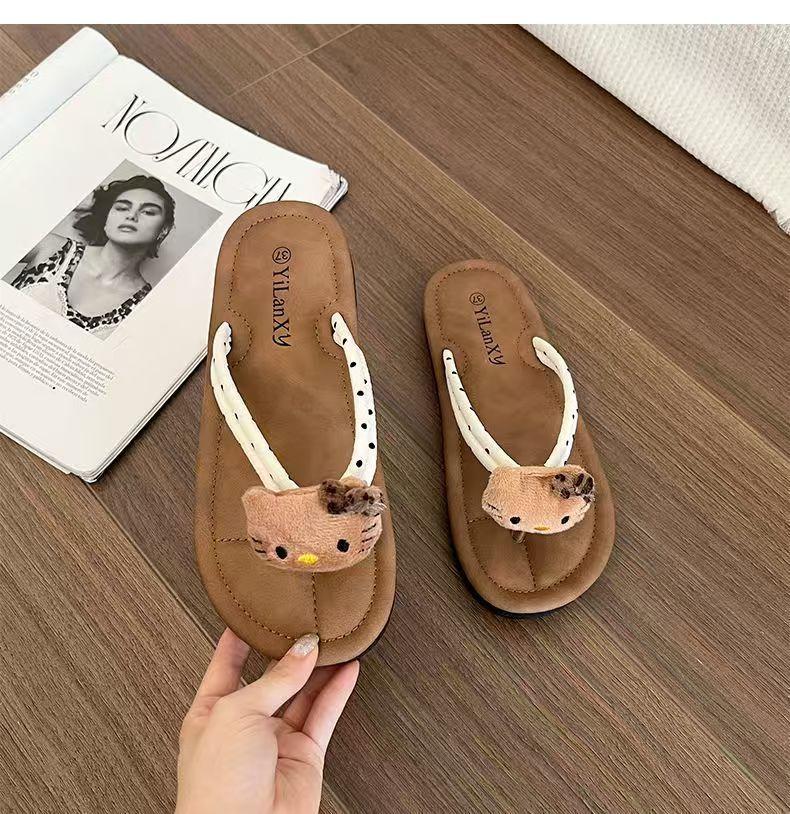 Product Introduction of Dép Xỏ Ngón Hello Kitty, Siêu Mềm, Chống Mài Mòn, Đế Bằng, Ngọt Ngào Và Cổ Điển, Dễ Phối Đồ, Họa Tiết Chấm Bi, Có Sẵn Năm 2025 13
