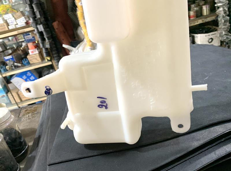Product Introduction of Bình Nước Phụ Xe Tải KIA Frontier, K3000, K165, K2700 k190, K140....Bằng Nhựa Cứng Siêu Bền. 6