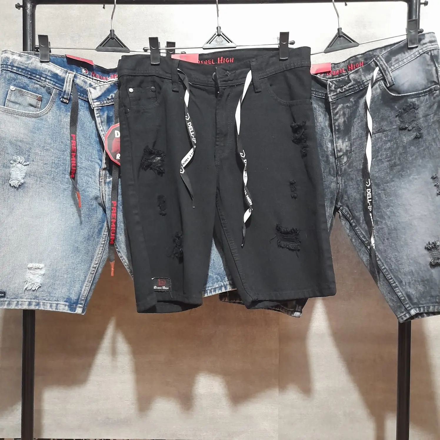 JEANS RIPPED PENDEK PRIA  - GARAGEDENIMSTORE