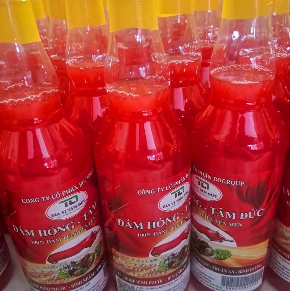 1 thùng dấm hồng tâm đức lên men tự nhiên.