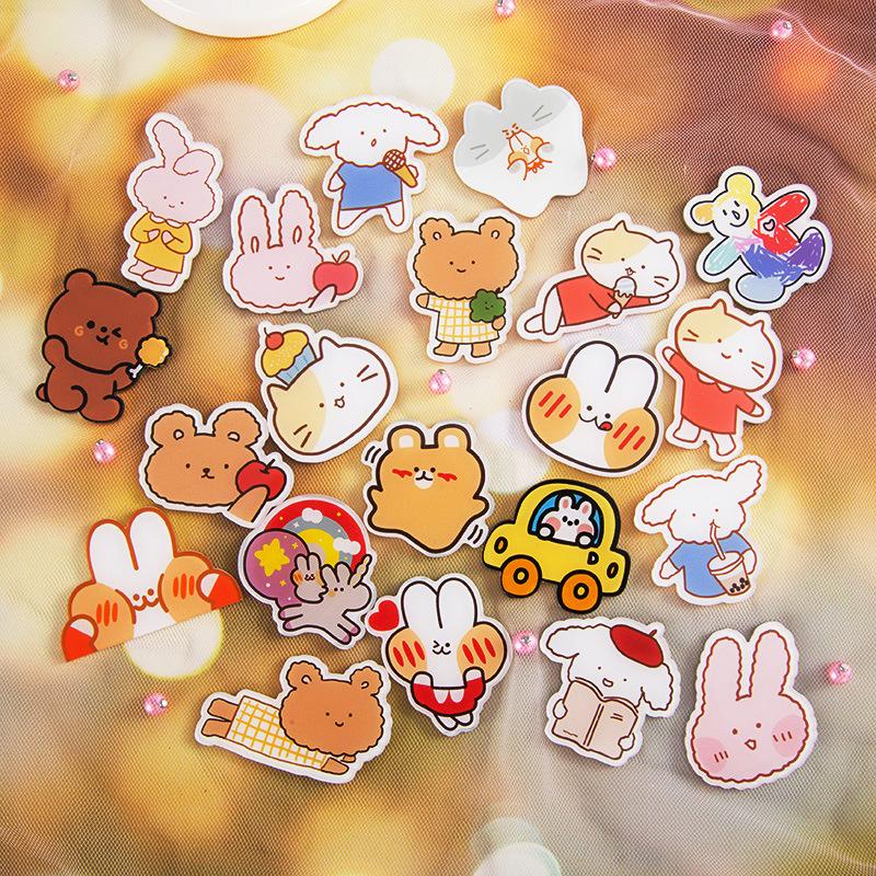 Product Introduction of INS Korean style cute acrylic brooch cartoon bear pin bag charm accessory for girls decorative patch 4