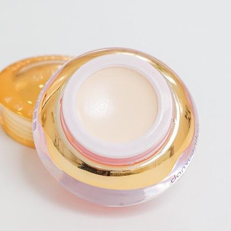 Kem chống nắng Hoàng Cung Hồng, chỉ số SPF 50+, chống nước, bảo vệ da khỏi tác hại của tia UV, dưỡng ẩm và làm mềm da