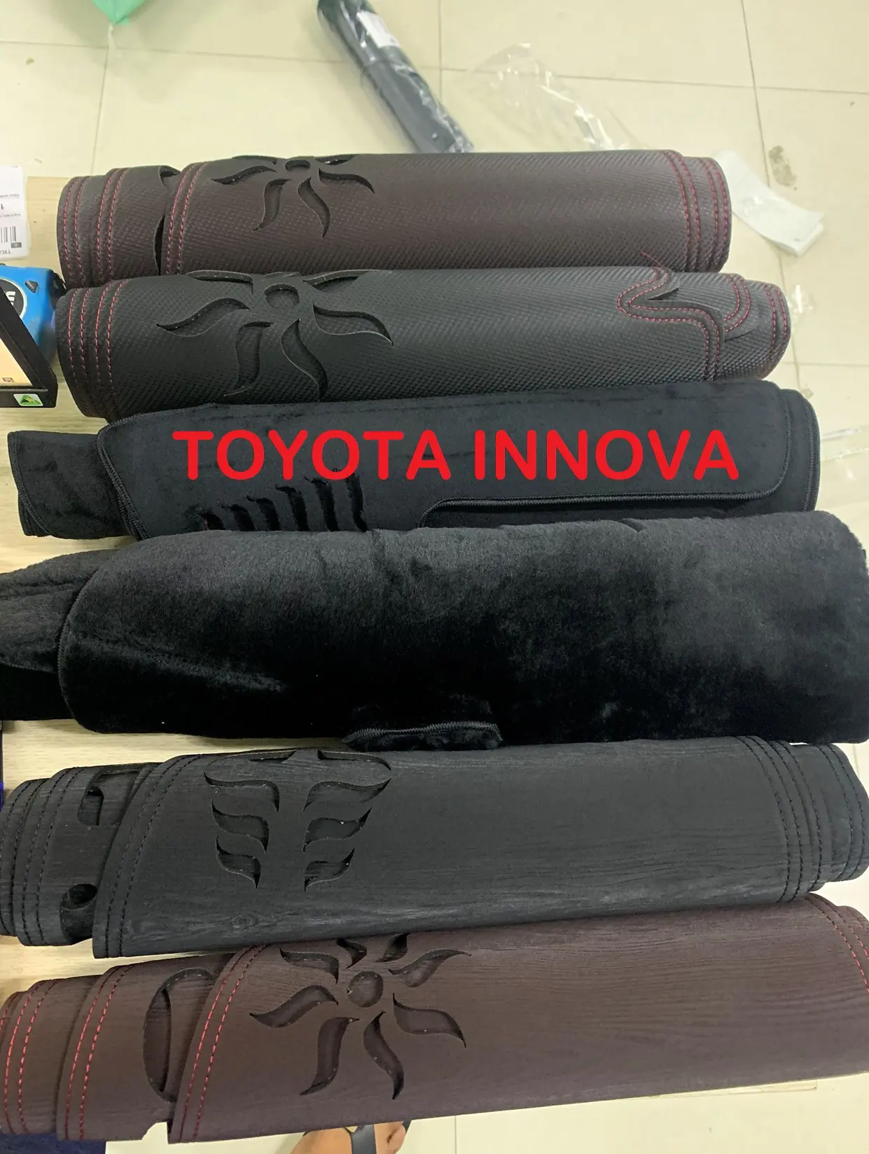 Thảm taplo xe TOYOTA INNOVA 07-15 và TOYOTAINNOVA 16-23 Chuyentaplo - da carbon chống nắng - chống nóng cho bề mặt taplo Thảm Taplo