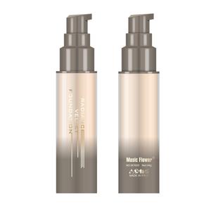 รองพื้นชนิดน้ำ น้ำหนักเบา เกลี่ยง่าย ให้ลุคธรรมชาติ ติดทนนาน ไม่ทิ้งคราบ