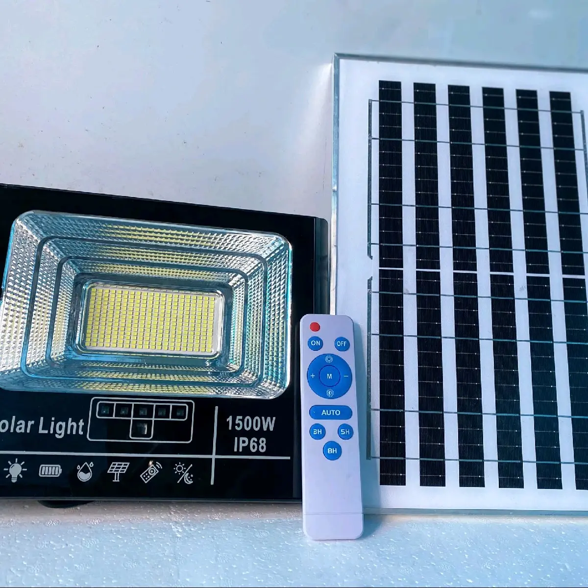 Đèn năng lượng mặt trời SOLAR LIGHT 1500w - Tiết kiệm điện