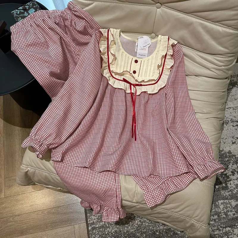 Bộ bánh bèo kẻ caro đỏ cute 2