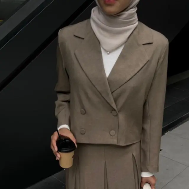 Hi.PRIMA Ava Cropped Blazer Cotton Eve Formal Wanita 0